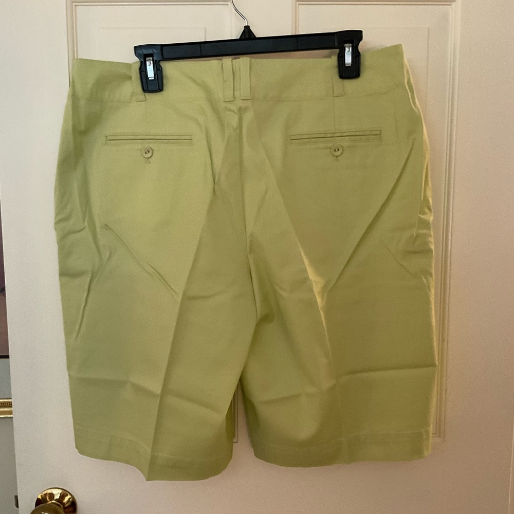 NWT. Talbots shorts. Twill shorts. size 14. - Picture 2 of 3